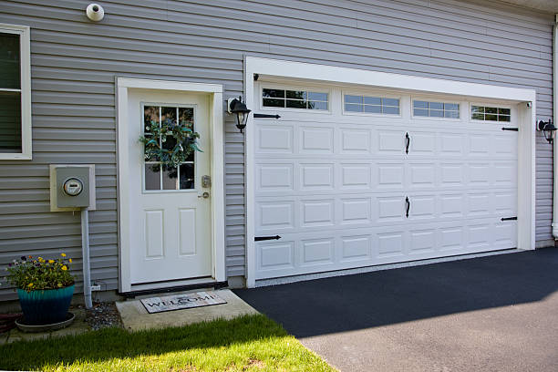 24/7 Emergency Garage Door Panel Replacement experts in Terryville, CT